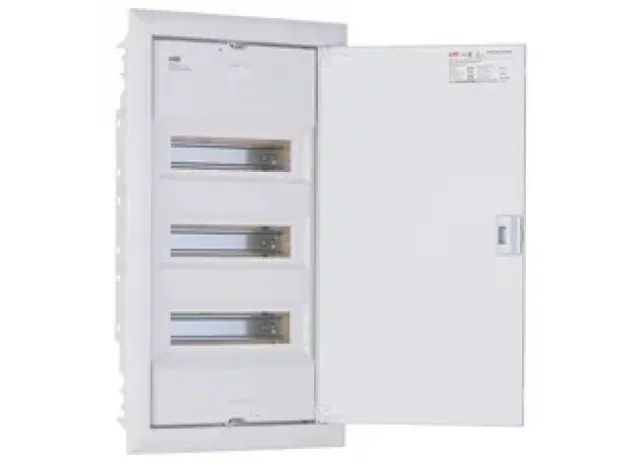 ABB UK600 — это серия встраиваемых распределительных щитов 